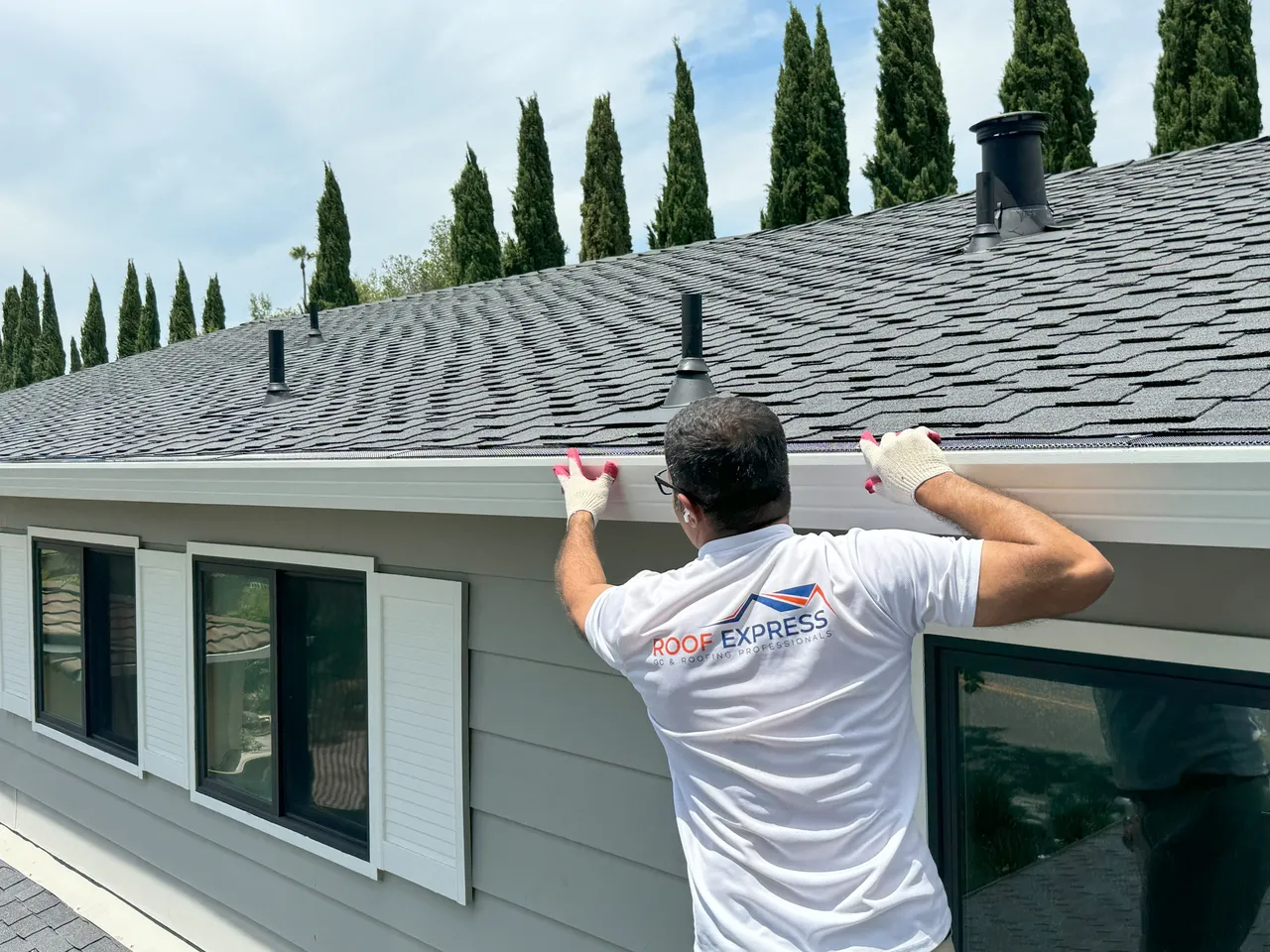 Roof Express crew installing a new roof in the Bay Area